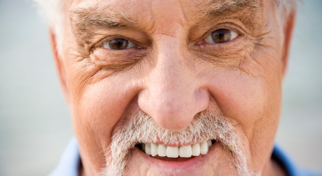 ahorra en mini implantes dentales en houston